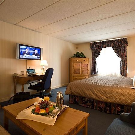 Westford Regency Inn & Conference Center Номер фото
