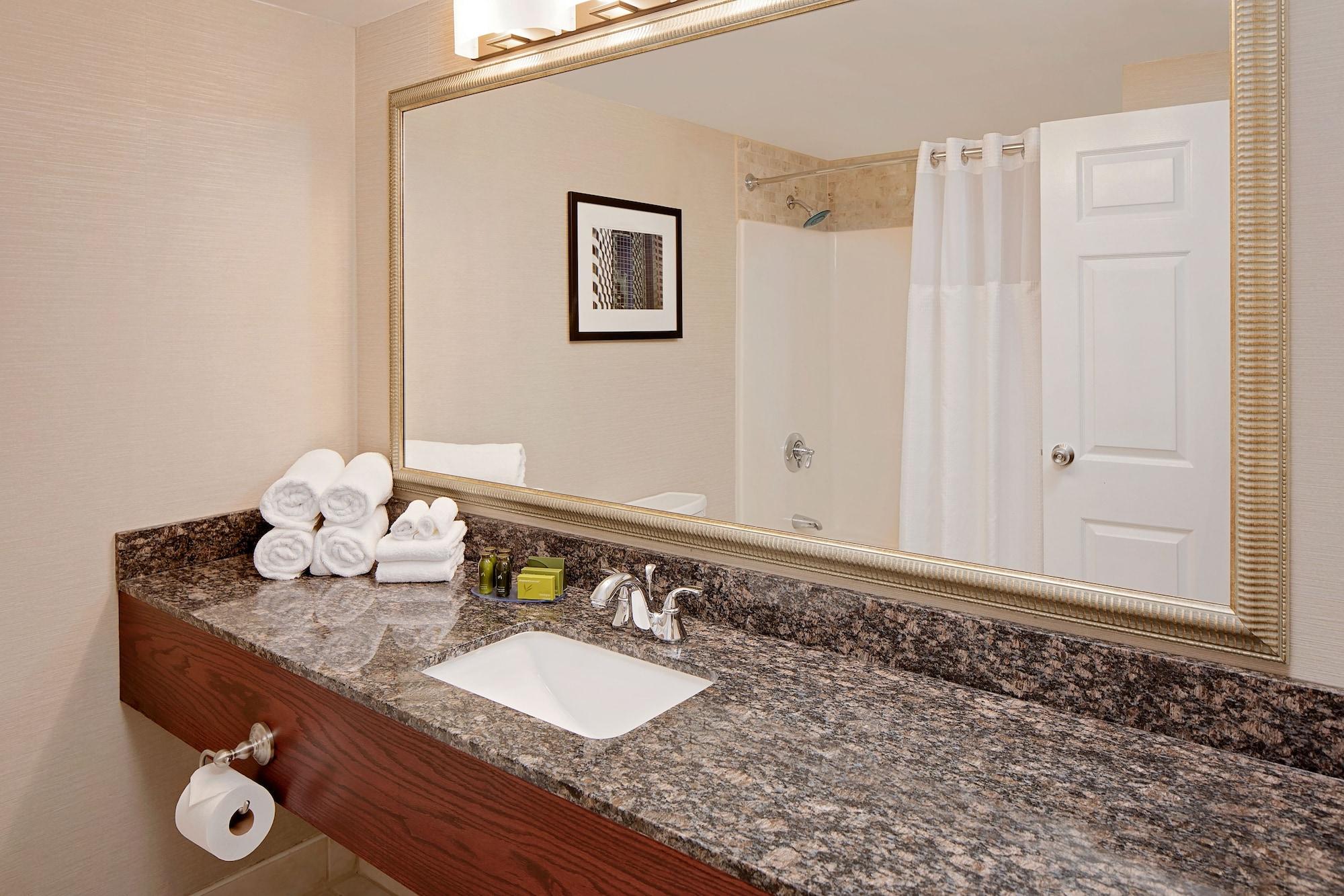 Westford Regency Inn & Conference Center Екстер'єр фото
