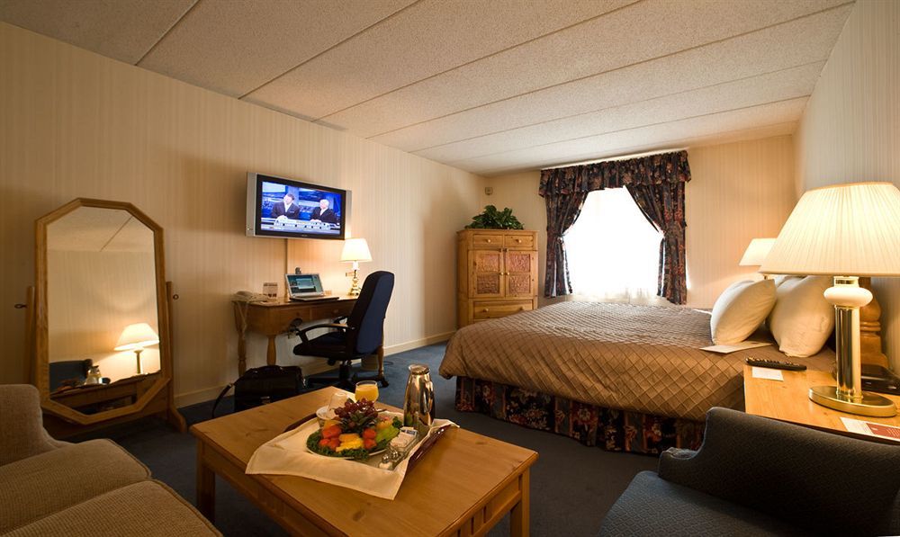 Westford Regency Inn & Conference Center Номер фото