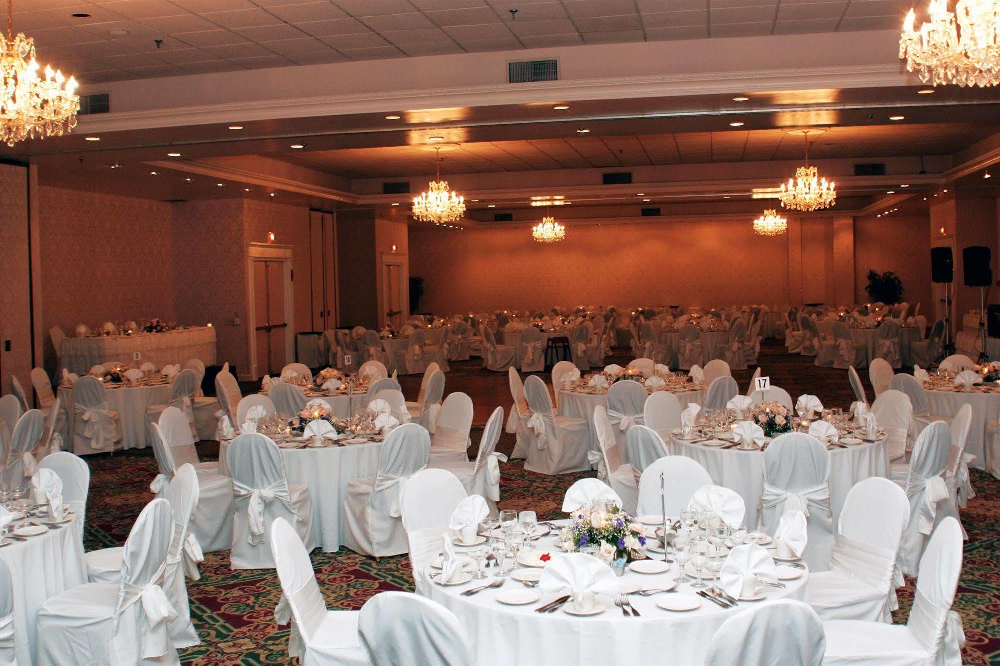 Westford Regency Inn & Conference Center Екстер'єр фото